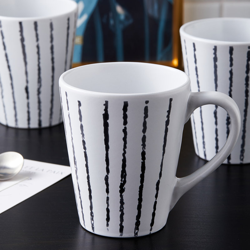 White and Black Ceramic 16-Piece Dinnerware Set, Service for 4