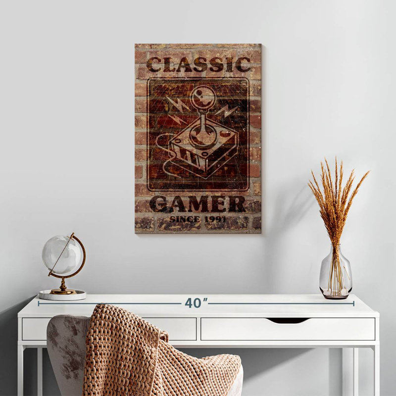 Senne Classic Gamer, 24" H x 16" W