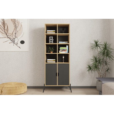 Bibliothèque industrielle avec pieds en fer, chêne saphir et anthracite, 23,0 x 63,0 x 11,8 pouces | Panneau de particules 100% enduit de mélamine, porte de revêtement en panneau de fibres à densité moyenne durable | Nombreuses tablettes pour un rangement supplémentaire
