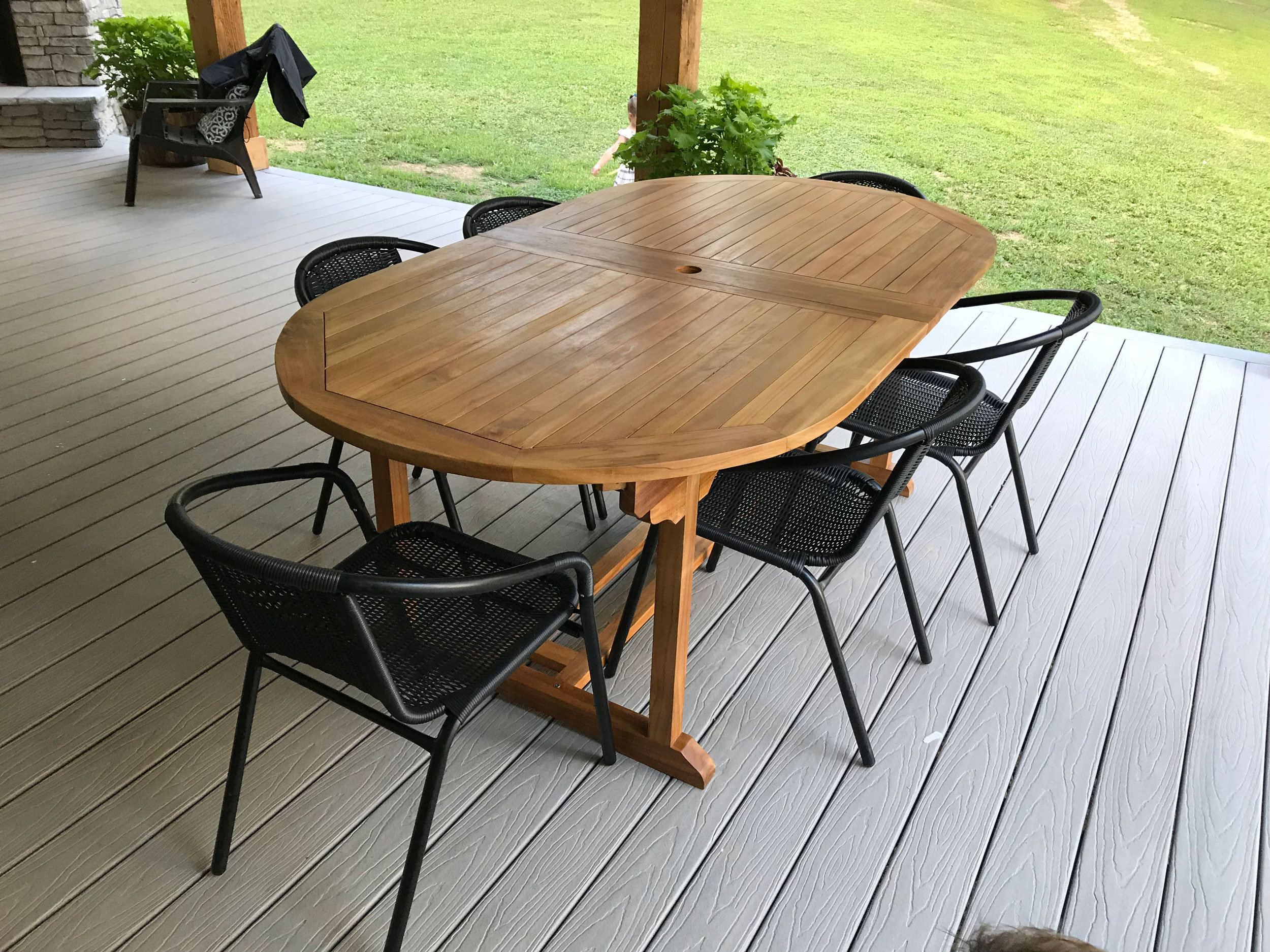 Round outdoor dining table for online 10