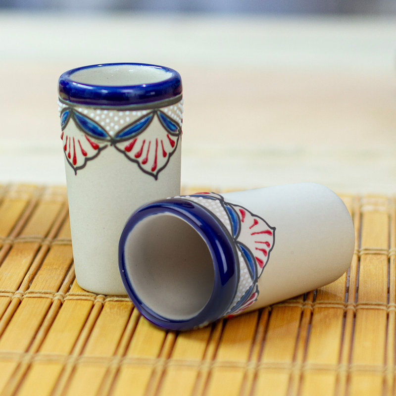 Tasses à téquila en céramique fabriquées à la main Red Barrel Studio® (paire)
