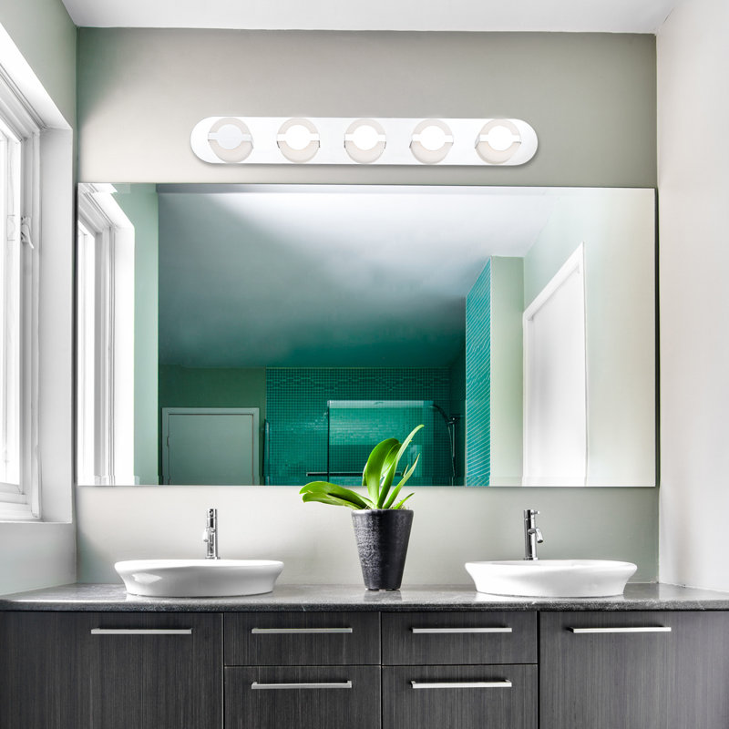 Barre d'éclairage de salle de bain 5 lumières DEL Balewood