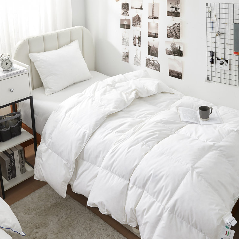 Luxurious White Cotton Queen Down Comforter