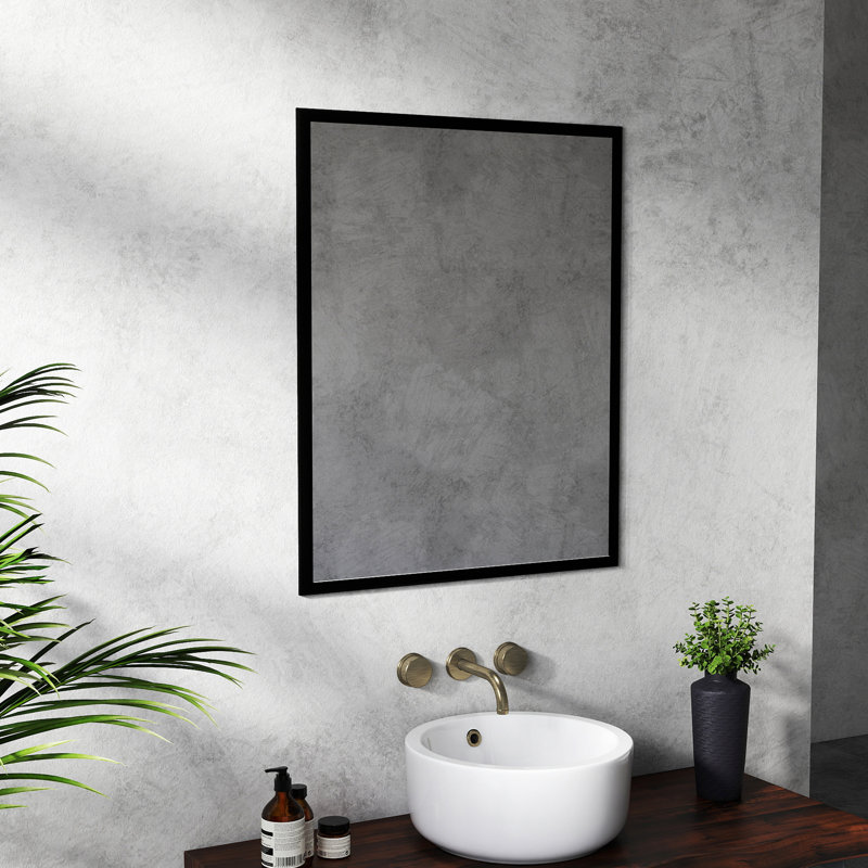 Miroir noir en aluminium durable de 24 pouces pour les salles de bain compactes, design élégant et moderne avec une réflexion claire