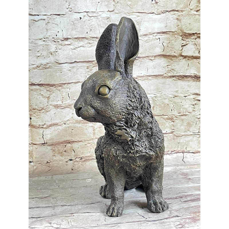 Figurine rétro de lapin français en route vers un lapin en casserole