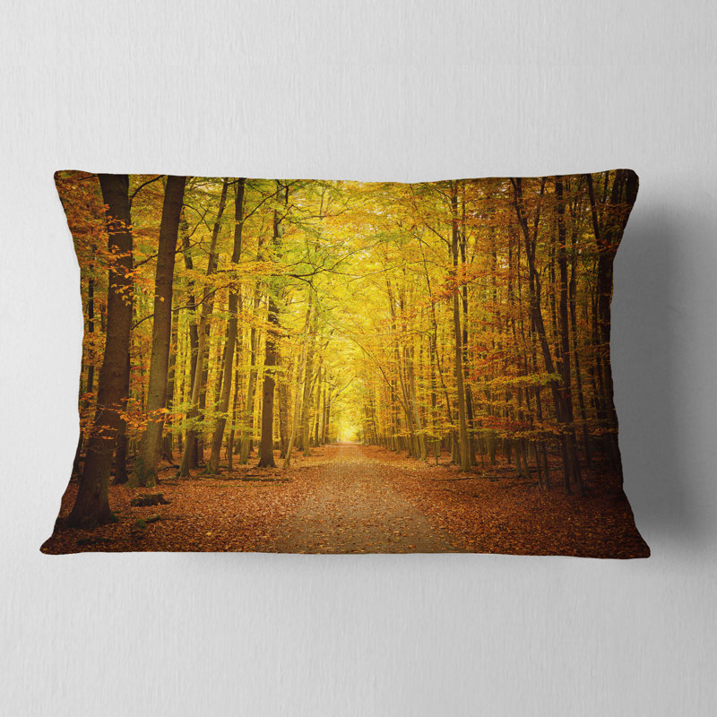 Pathway in Green Autumn Forest - Coussin décoratif à imprimé paysage