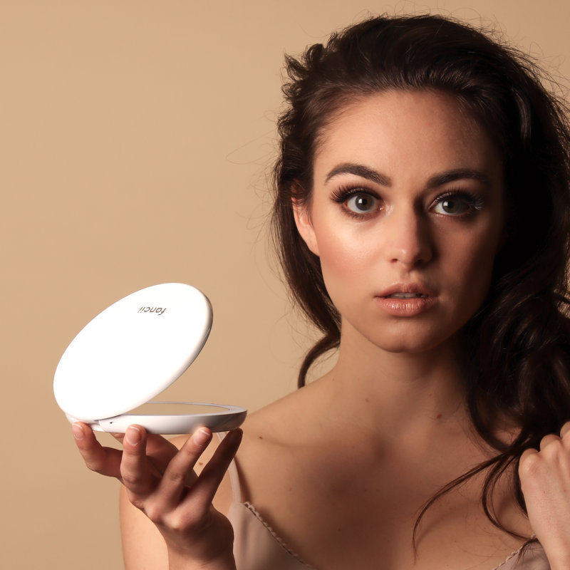 Modern Lighted Magnifying Compact Mirror, White, 4" x 4"