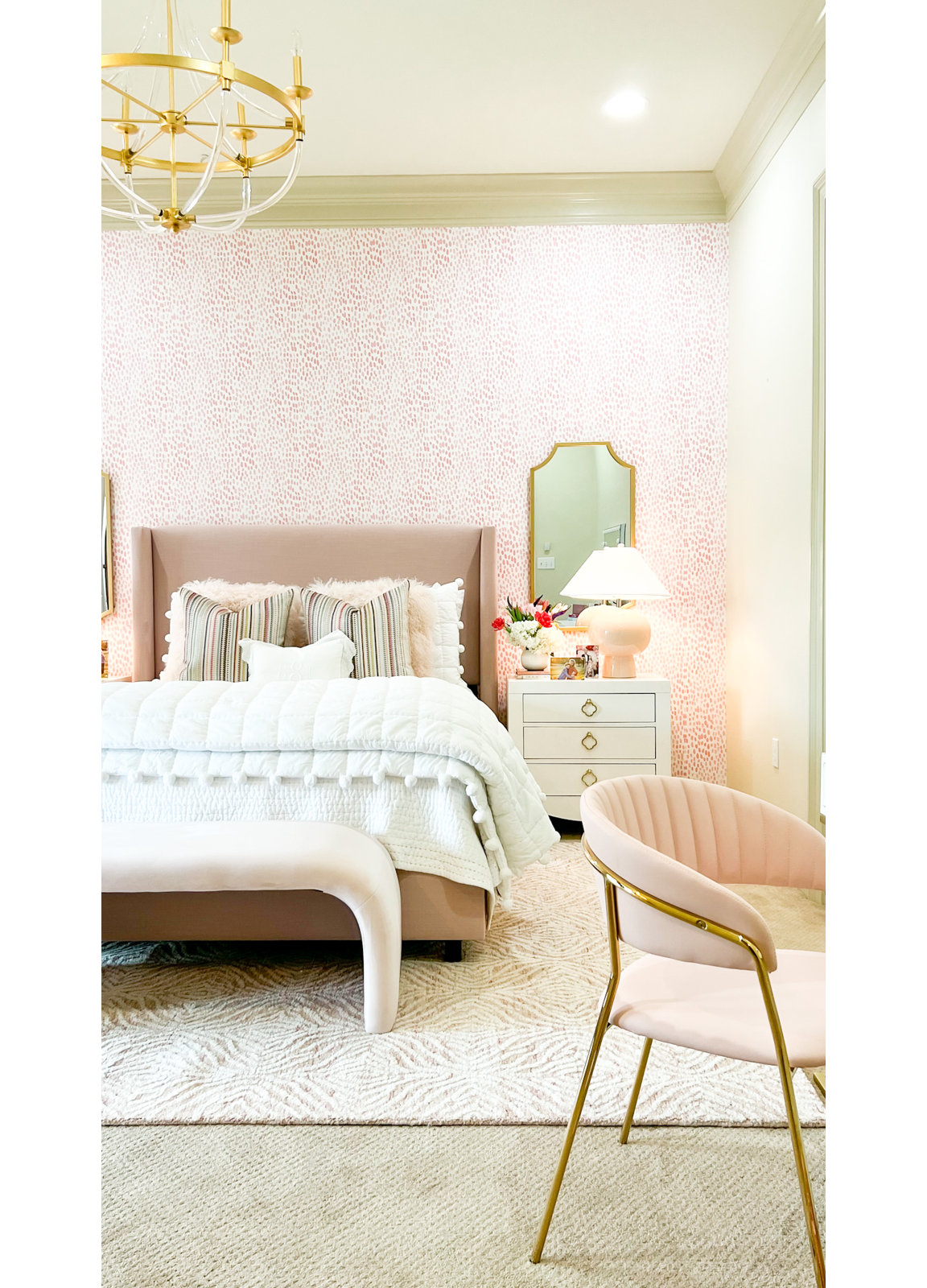 Toretto Metal Scalloped Wall Mirror, Gold