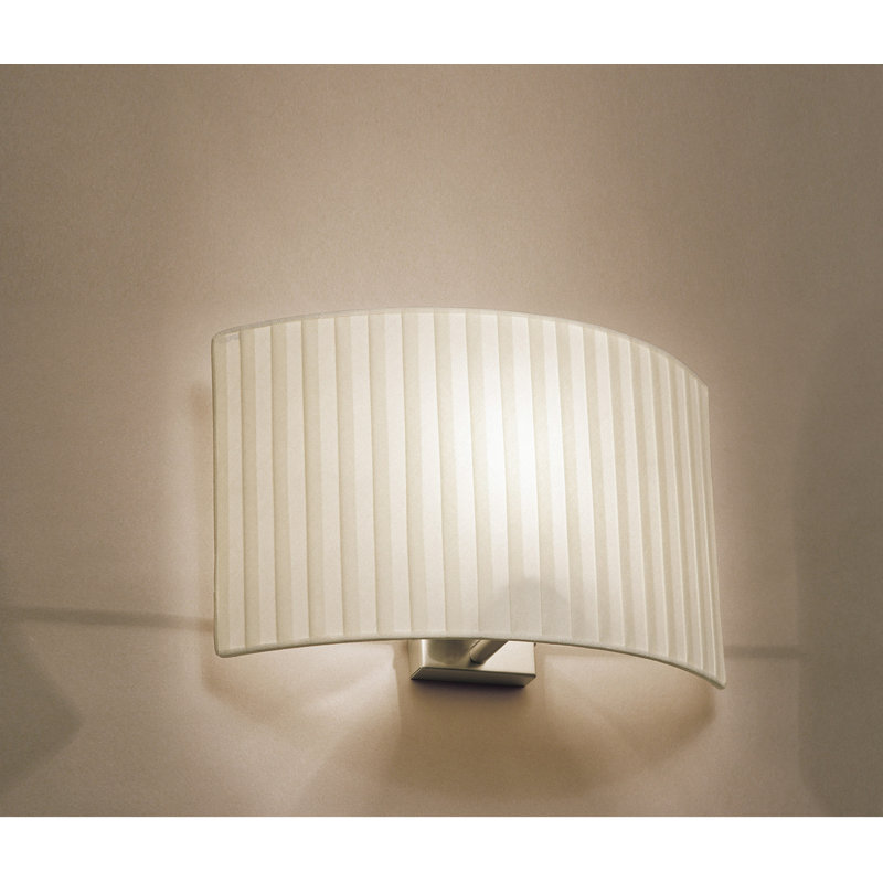 Applique murale d'extérieur à DEL intégrée en nickel satiné, Ruban crème translucide, H 8,7 po x l 8,3 po x P 4,3 po