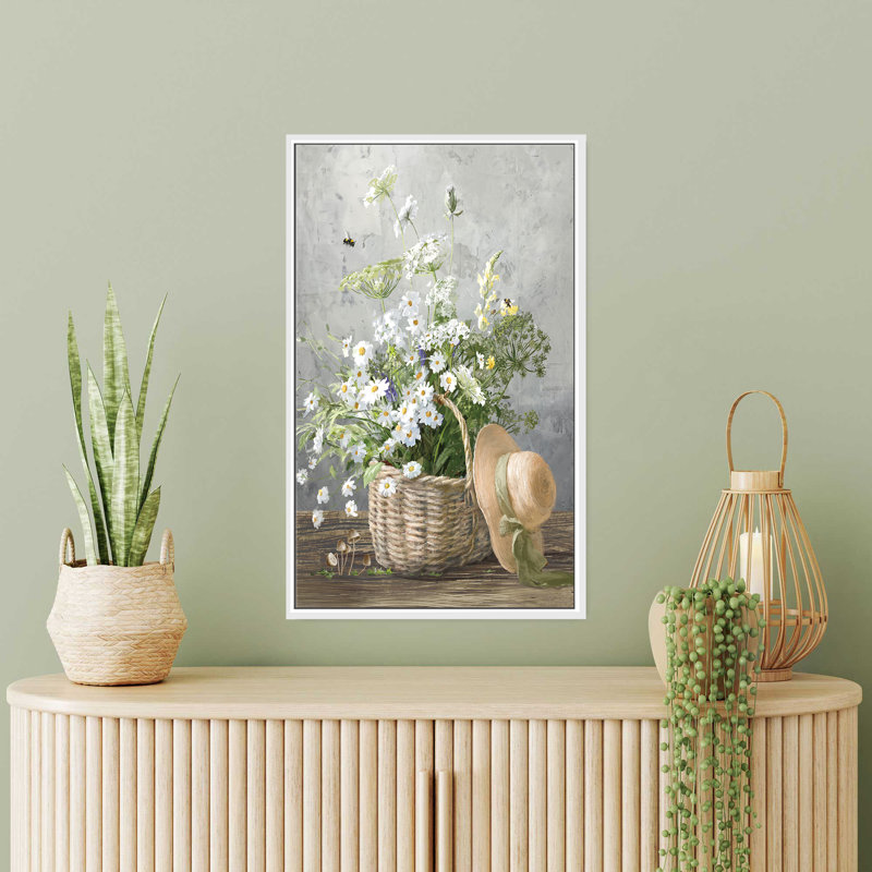 "Cottage Gardening III" par Danhui Nai, reproduction sur toile dans un cadre flottant, H 33,5 po x l 21,5 po, Blanc