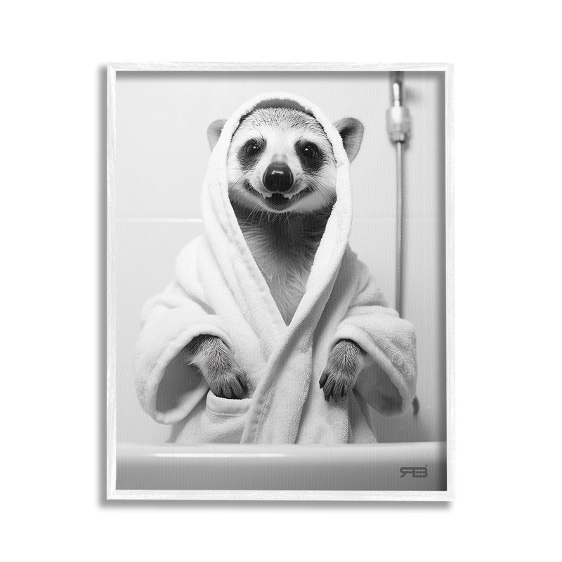 Animal dans une robe de salle de bain, estampe numérique encadrée par RB, Giclée encadrée blanc bord de mer