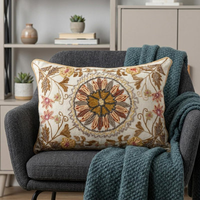 Coussin décoratif lombaire en coton à motif floral beige 14 po x 20 po