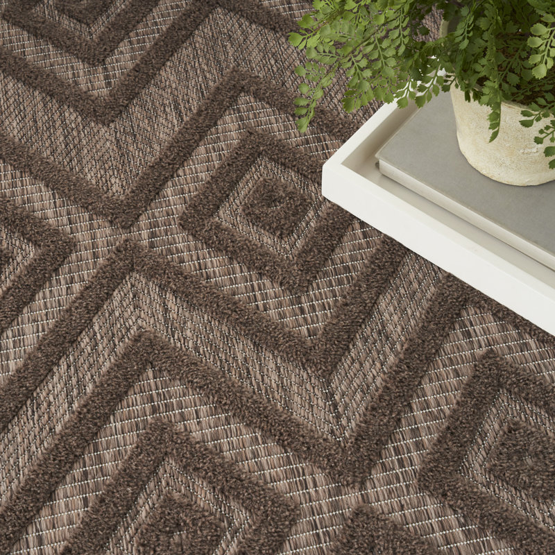 Laesha Geometric Indoor/Outdoor Area Rug, Round 4'