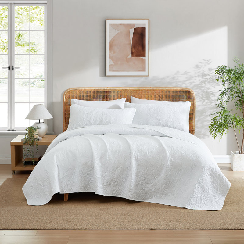 HLC.ME Benji - 3 Piece Quilt Set, Lightweight Bedspread Coverlet Quilt, White, King Quilt + 2 King Shams