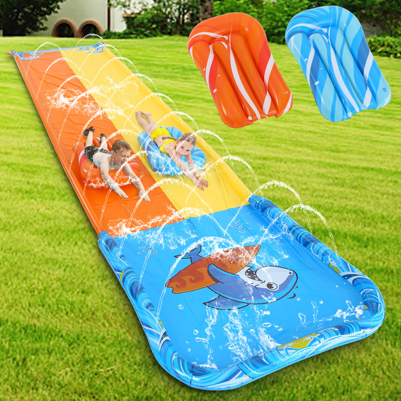 Glissade d'eau gonflable géante avec gicleurs, glissade à deux voies avec piscine à requins et 2 planches de jeu pour s'amuser dans la cour