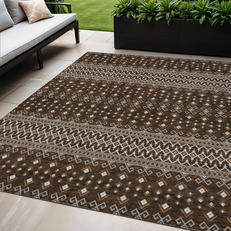 Tapis tribal lavable intérieur / extérieur 5 pi x 8 pi chocolat taupe et cuivre