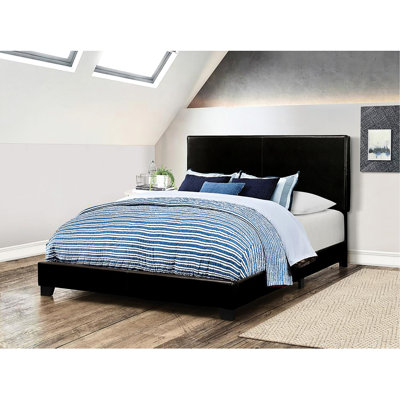 Grand lit moderne avec un revêtement noir et une structure avec un design élégant et glamour