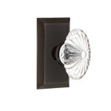 Studio Plate with Oval Fluted Crystal Door Knob