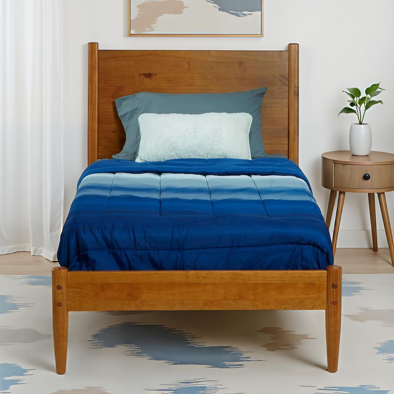 Lit plateforme en bois massif Aldiana, Castanho, Simple