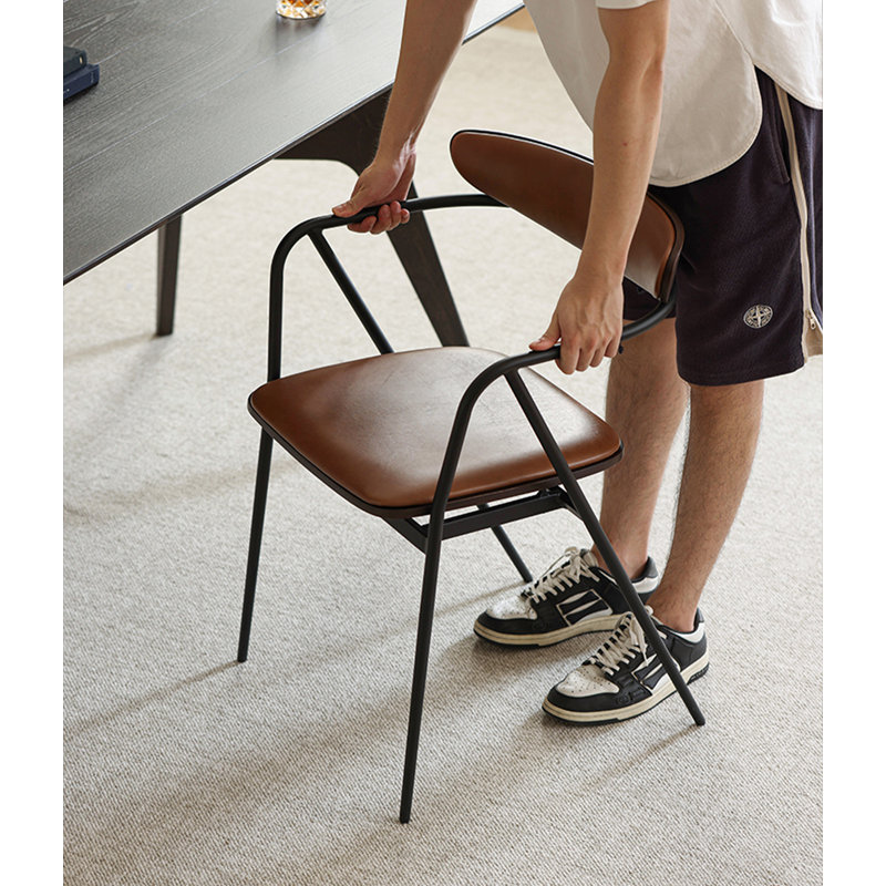 Chaise de salle à manger en fer