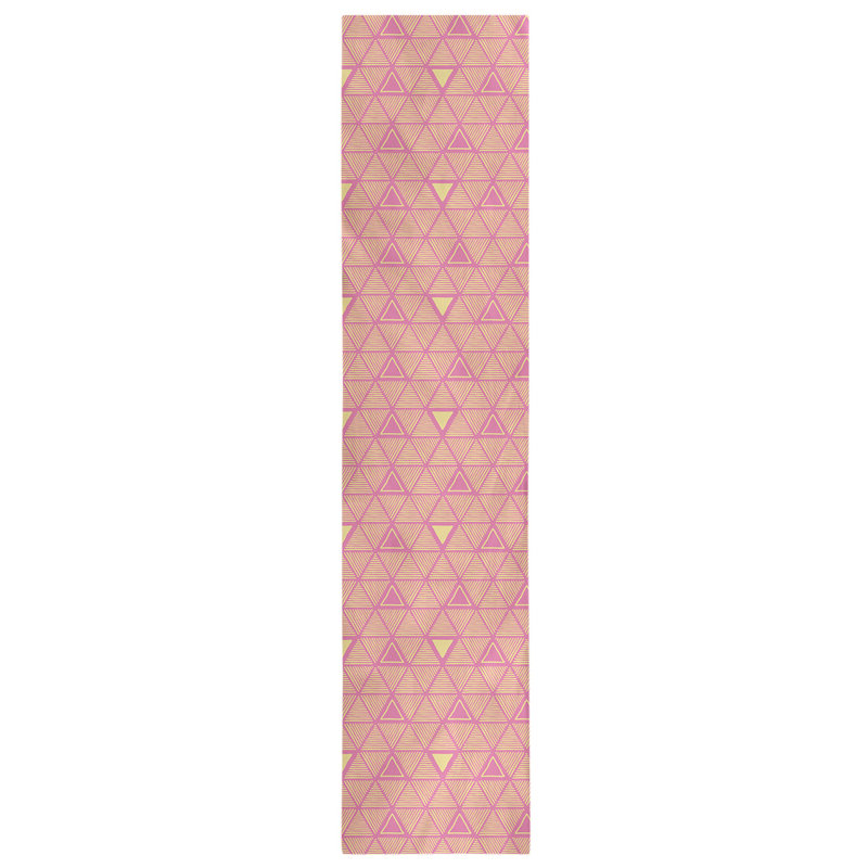 Chemin de table à triangles dessinés à la main Classic, 16 po x 72 po, Rose/jaune
