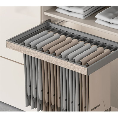 Rehaussez le rangement de votre garde-robe avec le style industriel chic - avec des accents en cuir de qualité supérieure et une fabrication en aluminium robuste.