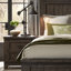 Ensemble de chambre avec grand lit et deux tables de chevet Lexee-1600326405