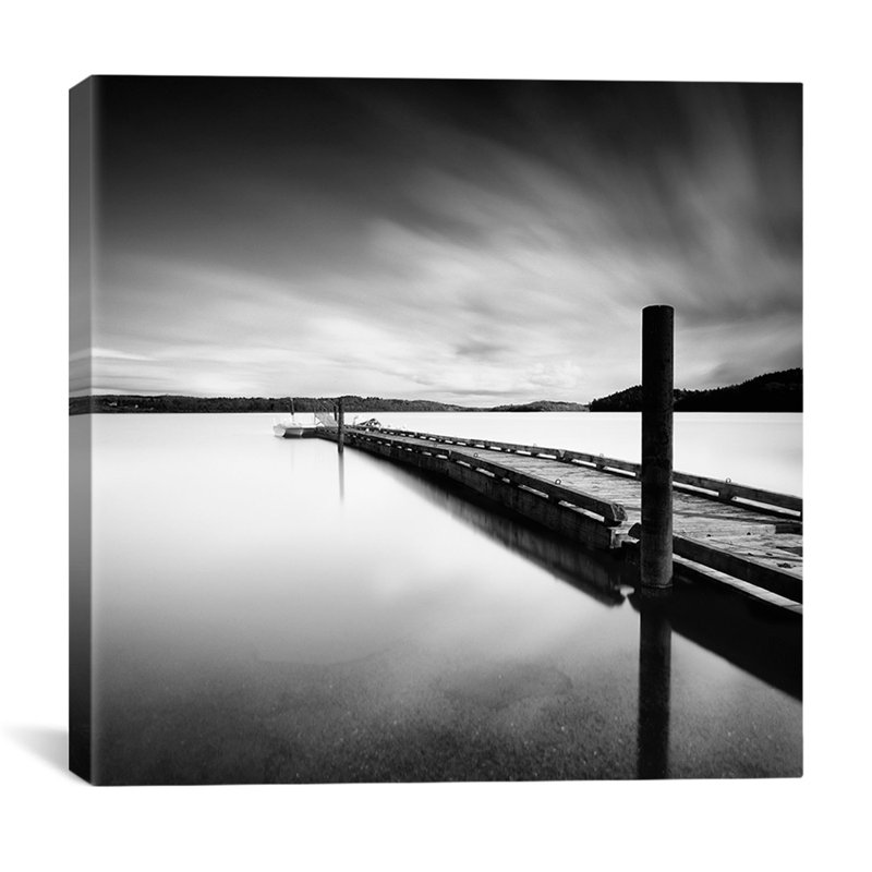 «Stand By» par Moises Levy, reproduction de photo sur toile, H 37 po x l 37 po x P 1,5 po, Pas de tapis, Toile tendue