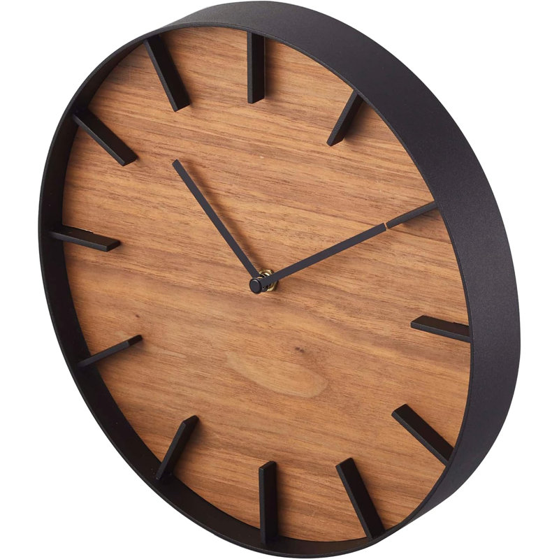 Horloge murale en métal