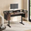Bureau debout à hauteur réglable électrique de 61 po avec deux porte-gobelets, tiroirs, armoire et station de charge pour bureau à domicile
