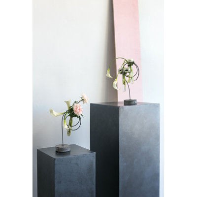 Loopty Loop Stand 7"x 5"x 12"