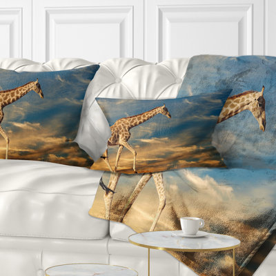Girafe sur dune de sable - Coussin décoratif imprimé animal