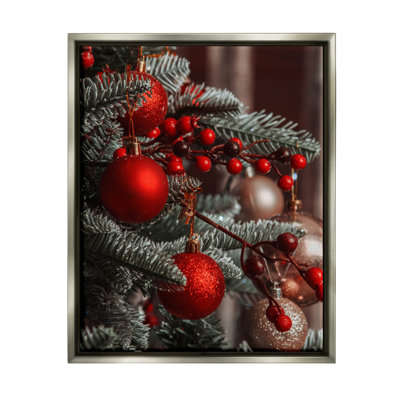 "Hanging Red Ornaments Christmas Tree" par Lil 'Rue - peinture sur toile à cadre flottant