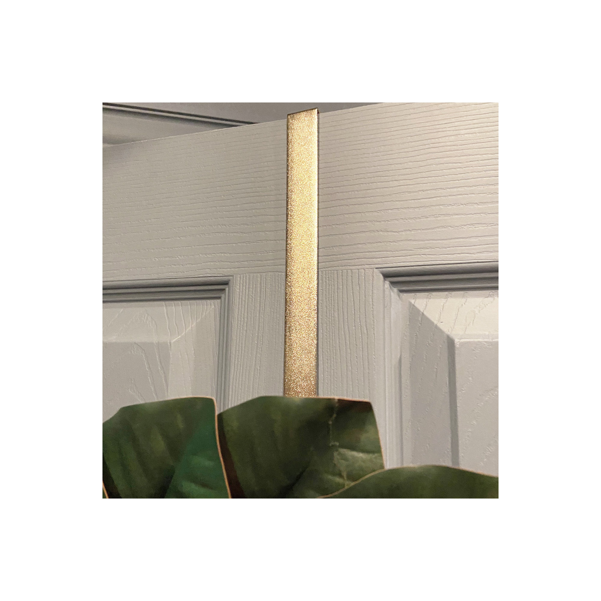 Dual-Sided Wreath Hanger, Gold