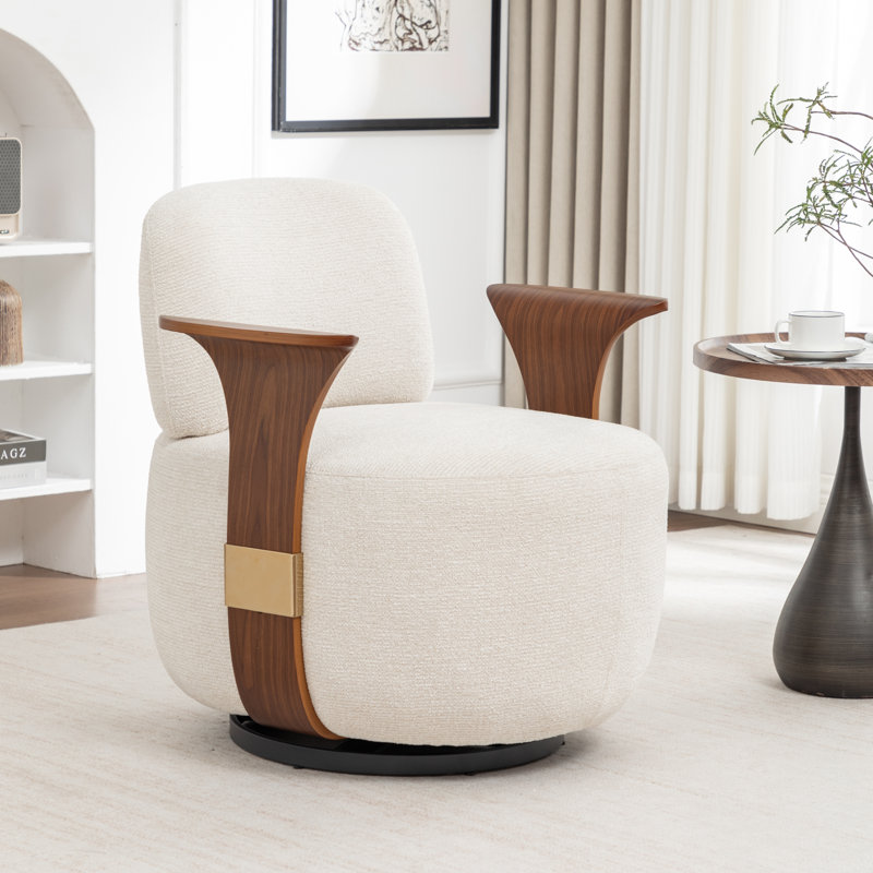 Fauteuil demi-tonneau pivotant avec accoudoirs en bois Kasia, Beige