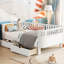 Lit simple blanc pour et, avec beaucoup de rangement, tête de lit à profil bas, une belle plateforme de sommeil, design, avec clôture à tiroirs de rangement, différents styles de pièces