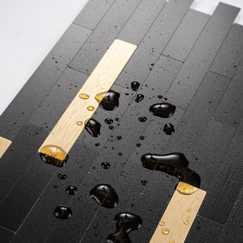 20 feuilles noires sur carreaux