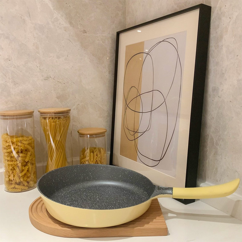 Le Macaron Aluminum Non-Stick, Yellow