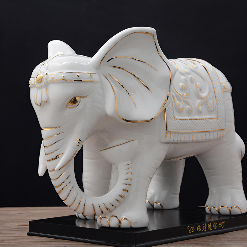 Éléphant en céramique fabriqué à la main