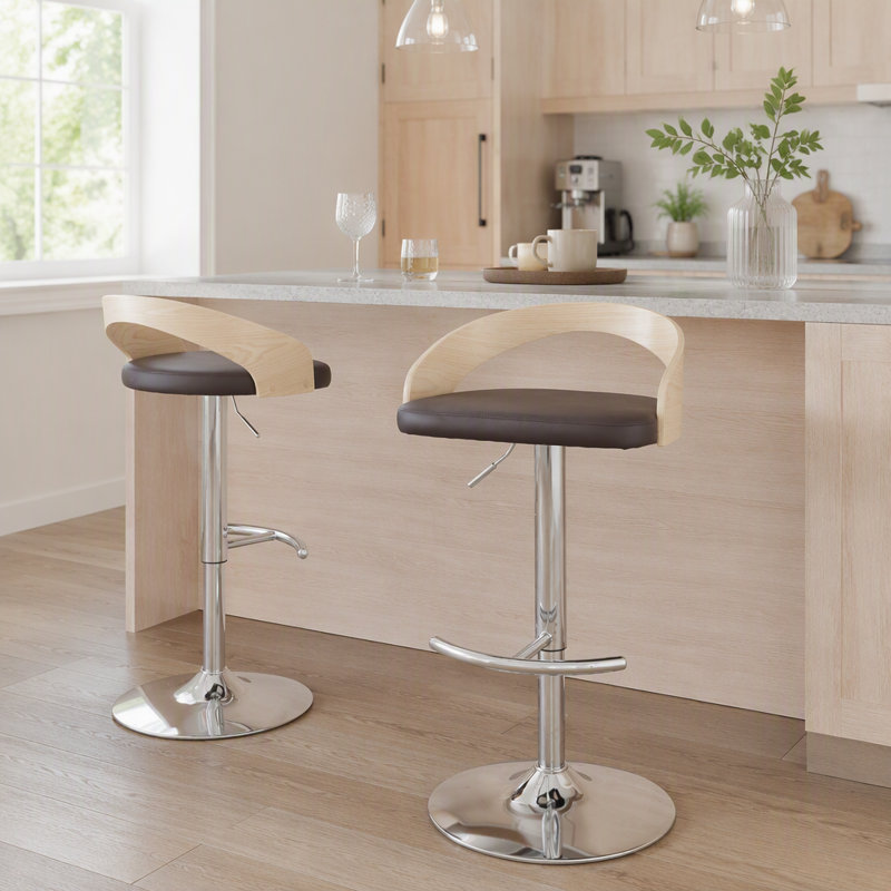 Tabouret de bar réglable avec pivot en métal chromé, bois naturel et similicuir brun avec repose-pieds arrondi en T - ensemble de 3