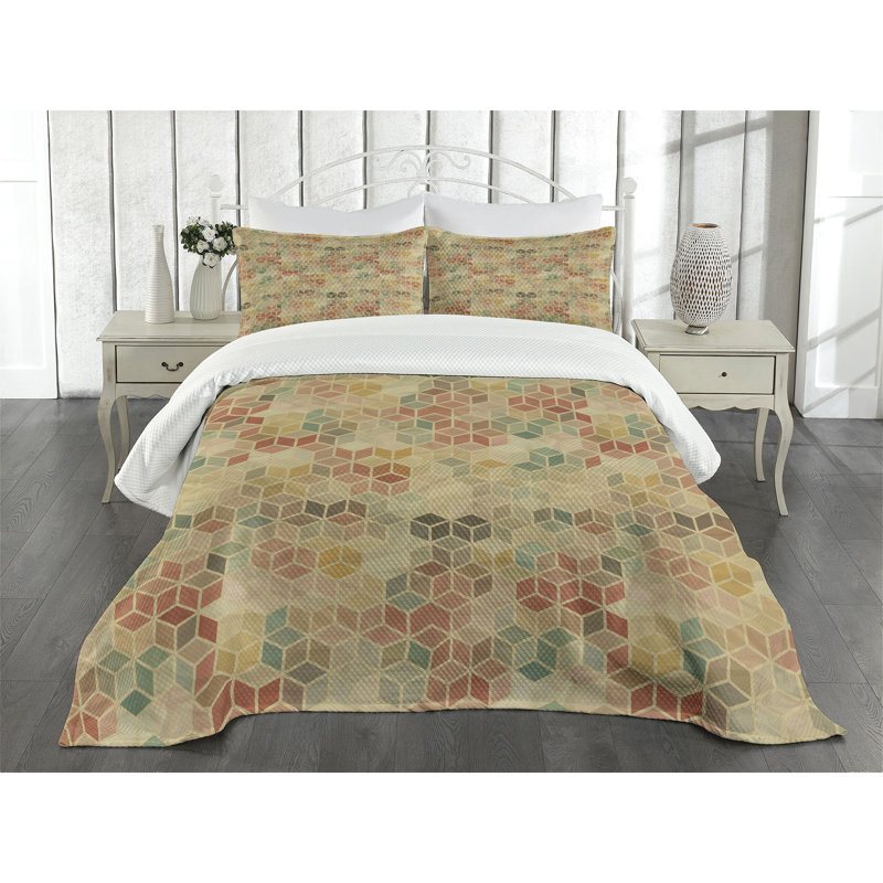 Ambesonne Geometric Bedspread Retro Cube Pattern Multicolor, Queen Coverlet/Bedspread + 2 Pillow Shams