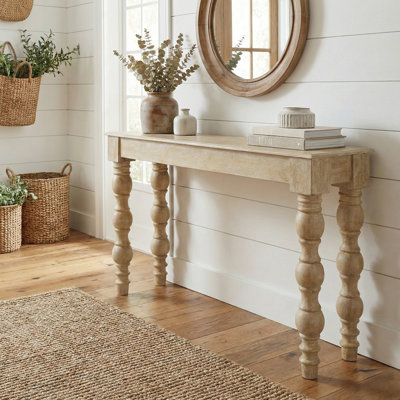 Console en bois massif Braydan de 56 po avec pieds tournés à la main, naturel rustique