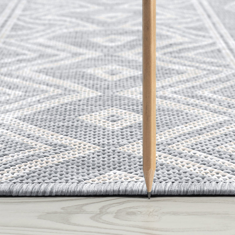 Urbank Indoor / Outdoor Rug, Rectangle 5'3" x 7'3"