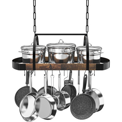 Support à casseroles suspendu, support à casseroles de plafond de 32 pouces, 16 crochets en S, capacité de 100 lb | Support à casseroles peu encombrant avec structure en métal robuste et tablette en bois rustique pour un rangement organisé dans la cuisine.