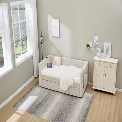 Lit de jour en velours beige avec structure en bois robuste, conception coulissante en grille de diamant moderne pour la chambre et le salon