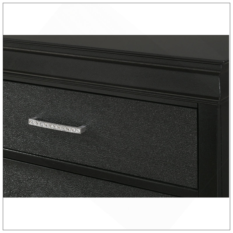 Table de chevet moderne de style glamour avec deux tiroirs, bois massif, capitonnage à losanges en cristal et texture crocodile pour les chambres élégantes