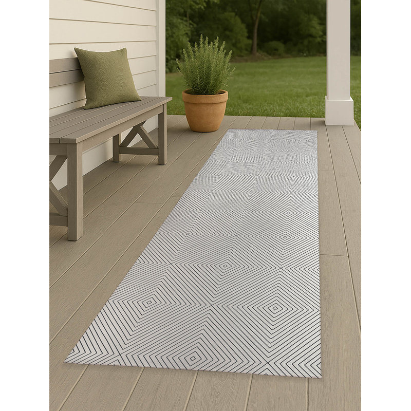 Eye Chev Non-Slip Outdoor Rug, Runner 2'6" x 8'