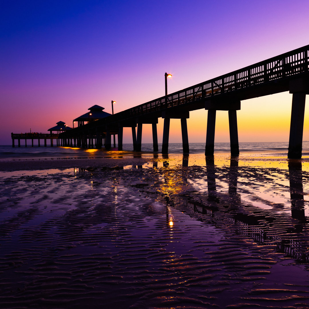 Pier Boardwalk bei Sonnenuntergang by MoreISO - Leinwandbild