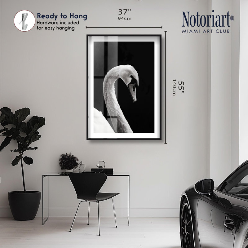 «Inverted Quack Shadowbox» par Notoriart, H 55 po x l 37 po, Noir