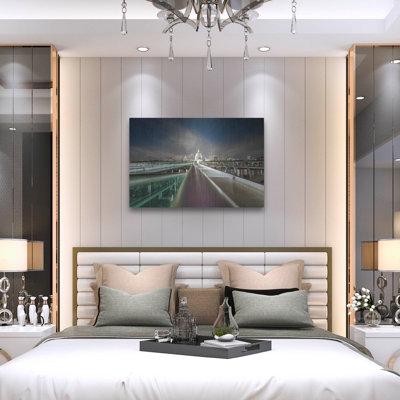 «St Paul's Cathedral And Millennium Bridge» par Mark A Paulda, art mural en métal, 36 po x 24 po
